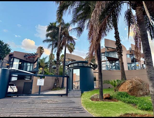 2 BEDROOM TOWNHOUSE FOR SALE IN BASSONIA